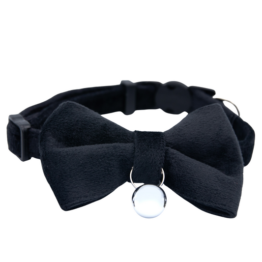 🖤 Midnight Noir – Black Velvet Bowtie + Bell Cat Collar